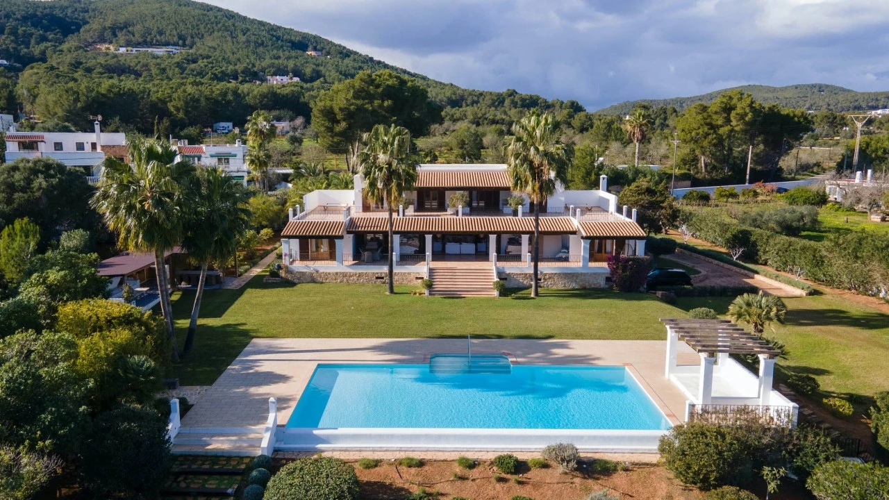 1681214677-Luxury real estate Ibiza to rent villa Blueberry  dronne pool outside.webp